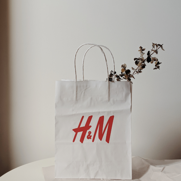 h&m white paper bag